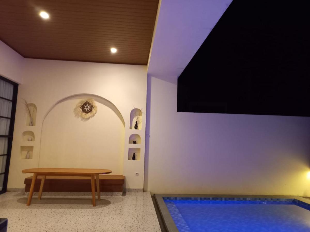 Azalea Room By The Anp Villas Cikundul Camera foto