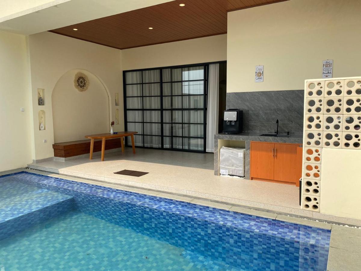 Azalea Room By The Anp Villas Cikundul Esterno foto